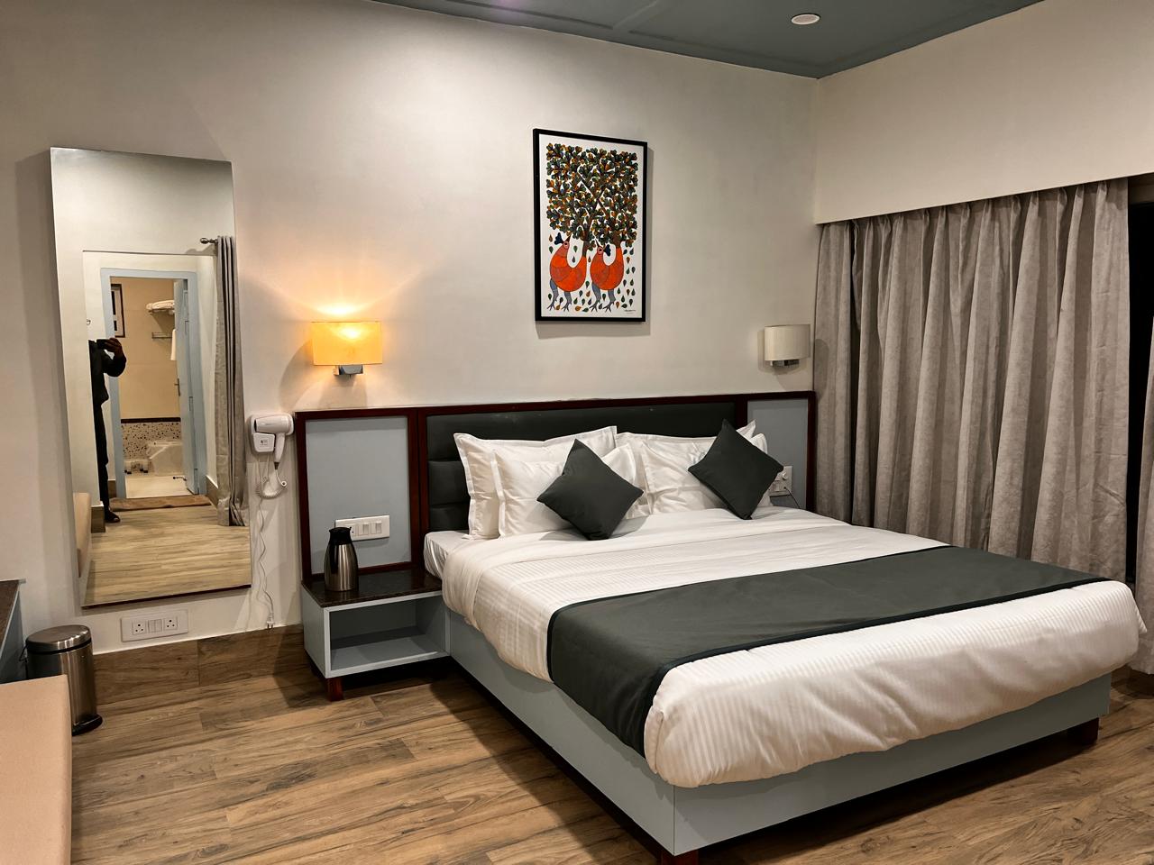 Deluxe AC Room 3