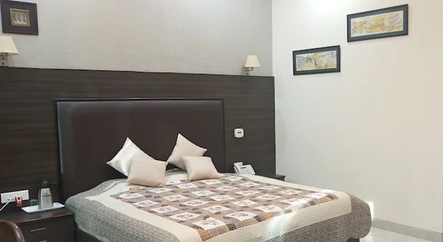 Deluxe AC Room 3