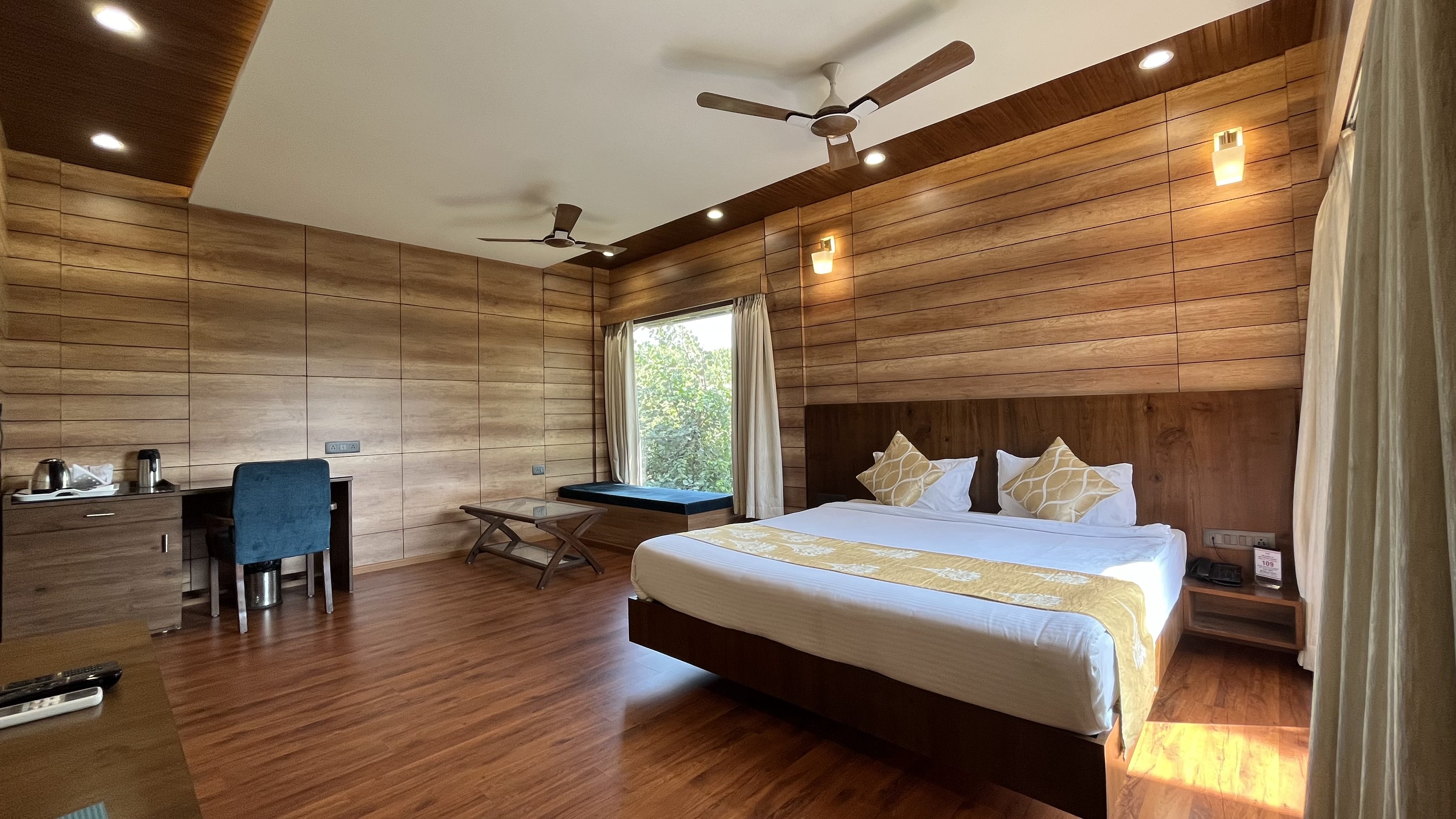 Deluxe AC Room
