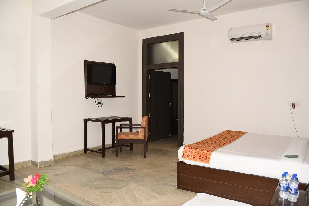 Deluxe Room Non AC 3