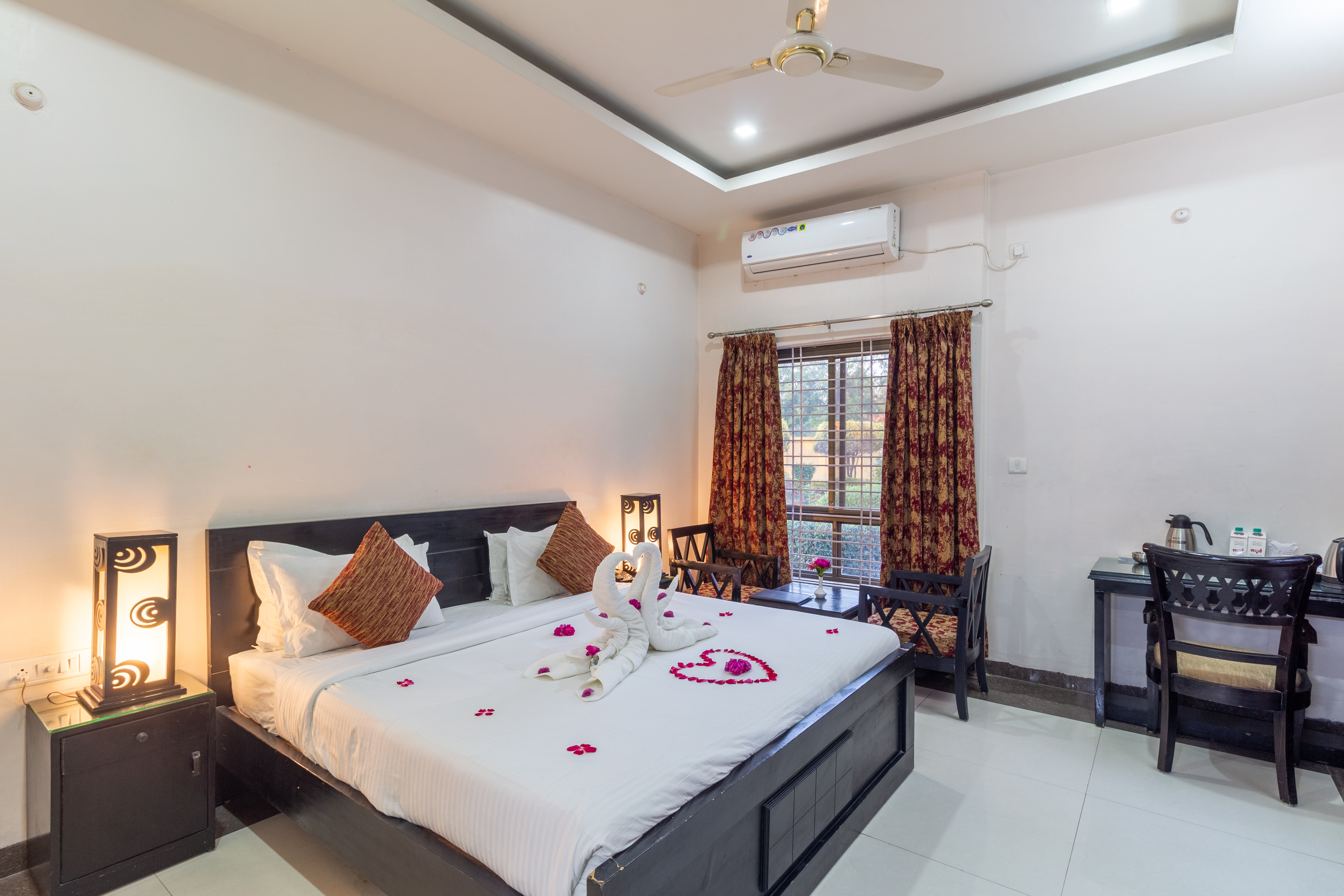 Deluxe Room Non AC 3